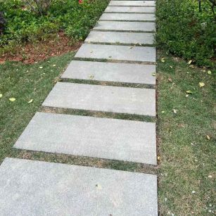 宝鸡 芝麻黑小区踏步、汀步石铺装效果