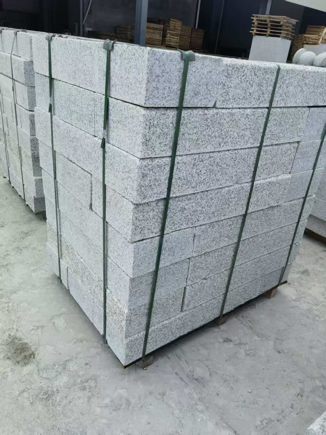 宝鸡 芙蓉白火烧两面路沿石