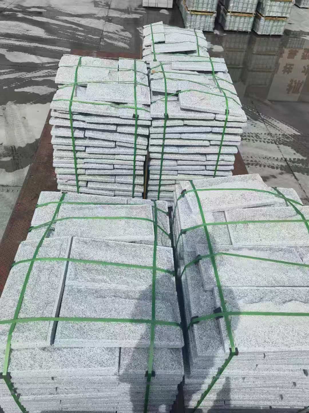 宝鸡 芝麻白蘑菇石装车出货