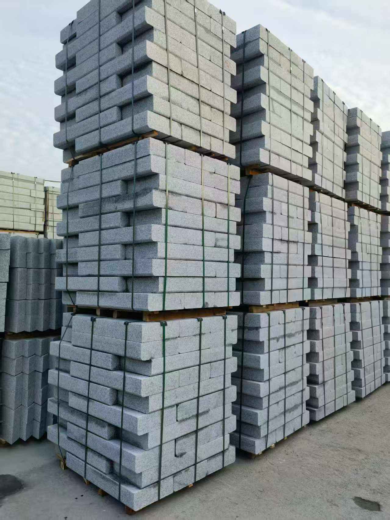 宝鸡 路沿石（路侧石），颜色一致，尺寸标准